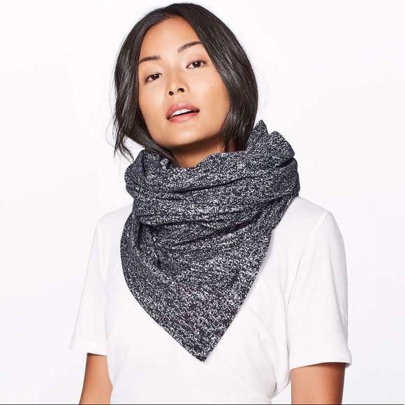 Lululemon Vinyasa Scarf Wrap - Picture 2 of 12